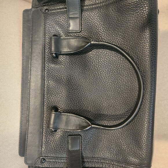 Coach Swagger - Picture 4 of 11